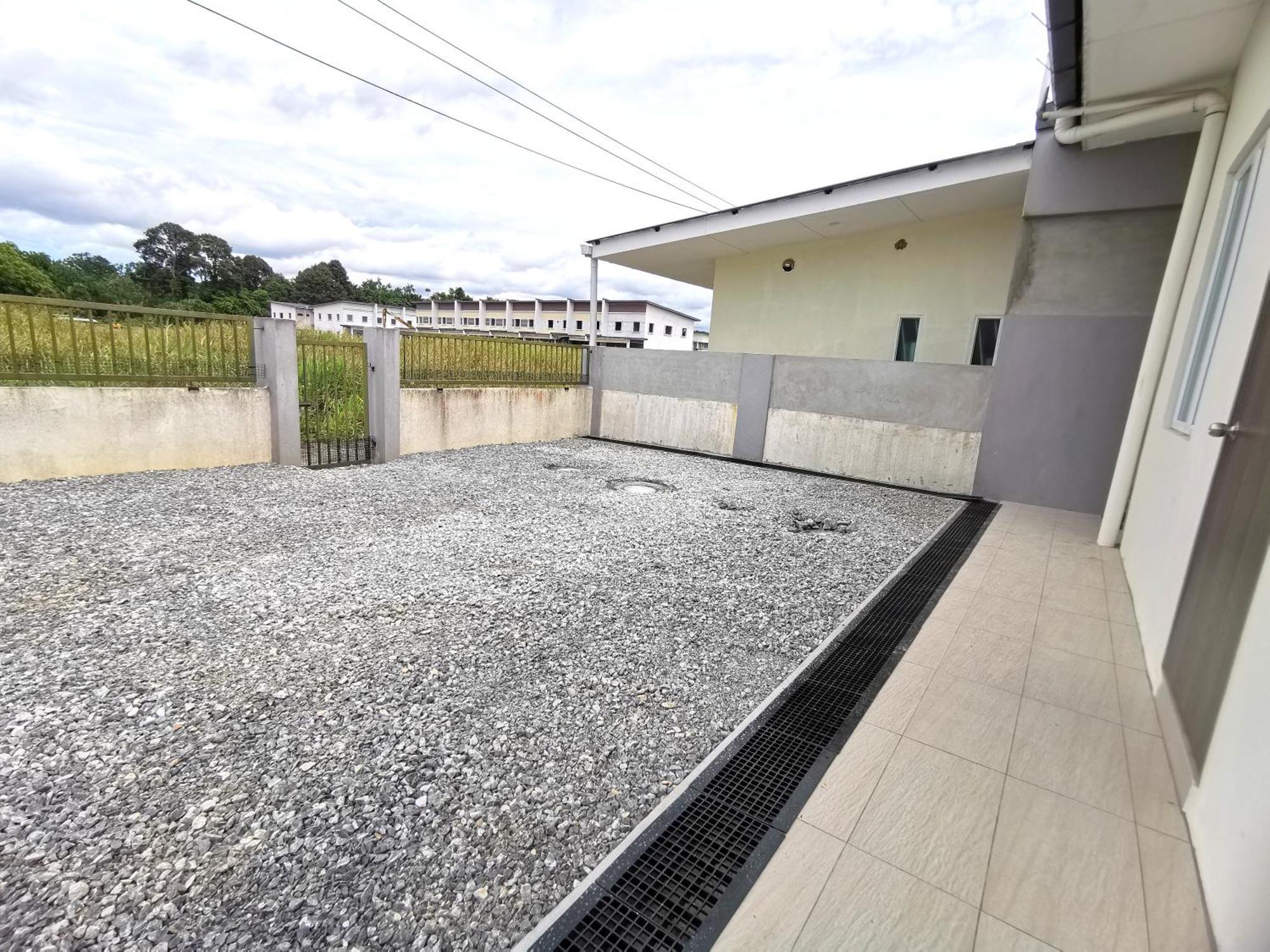 Pen Kyu House1 * Kota Samarahan
