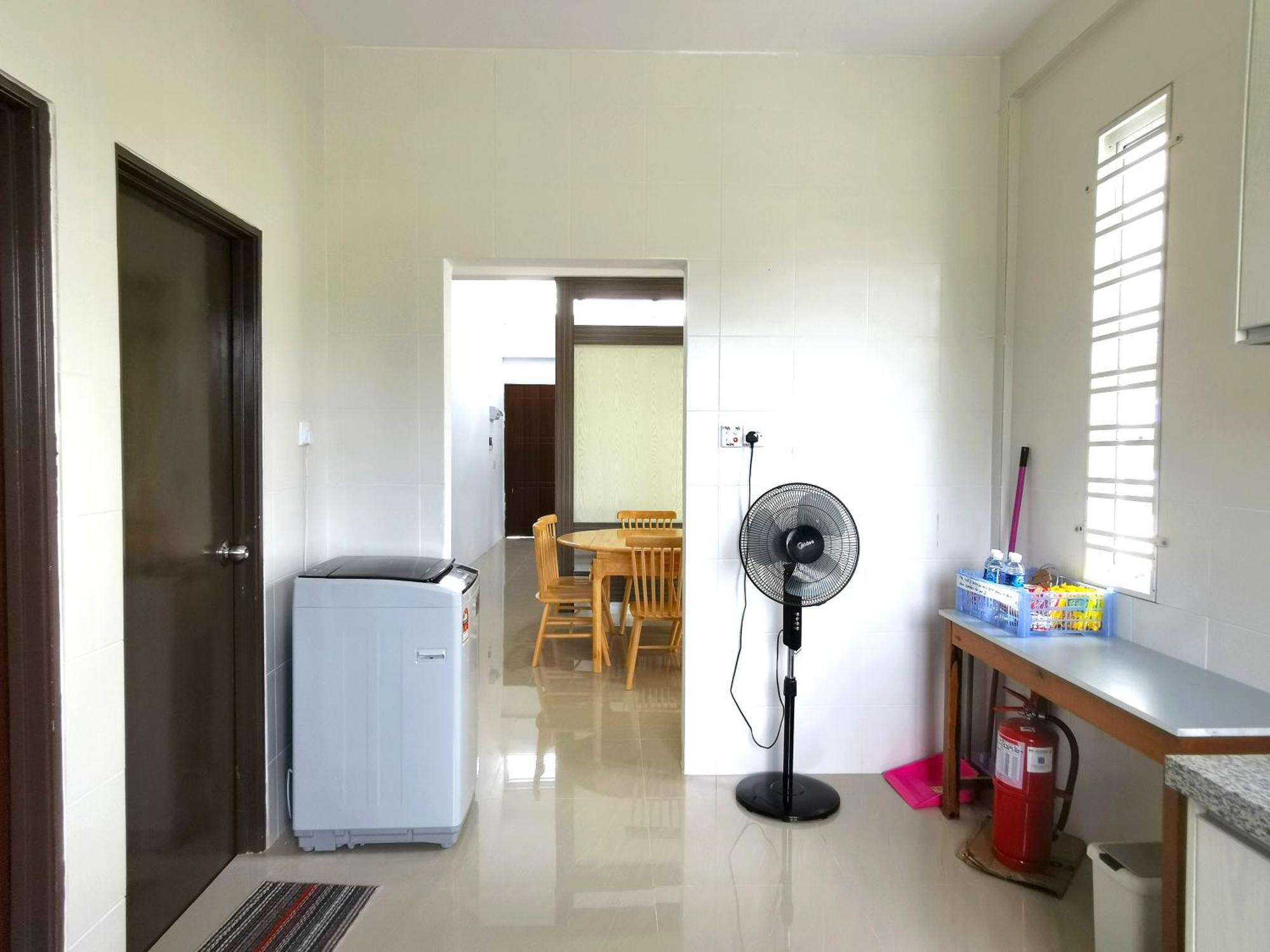 Pen Kyu House1 * Kota Samarahan